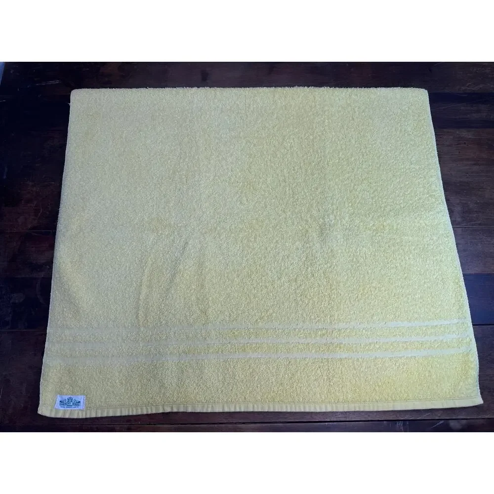 Sears Roebuck And Co. Harmony House Vintage Yellow Pool Sauna Beach Bath Towel
